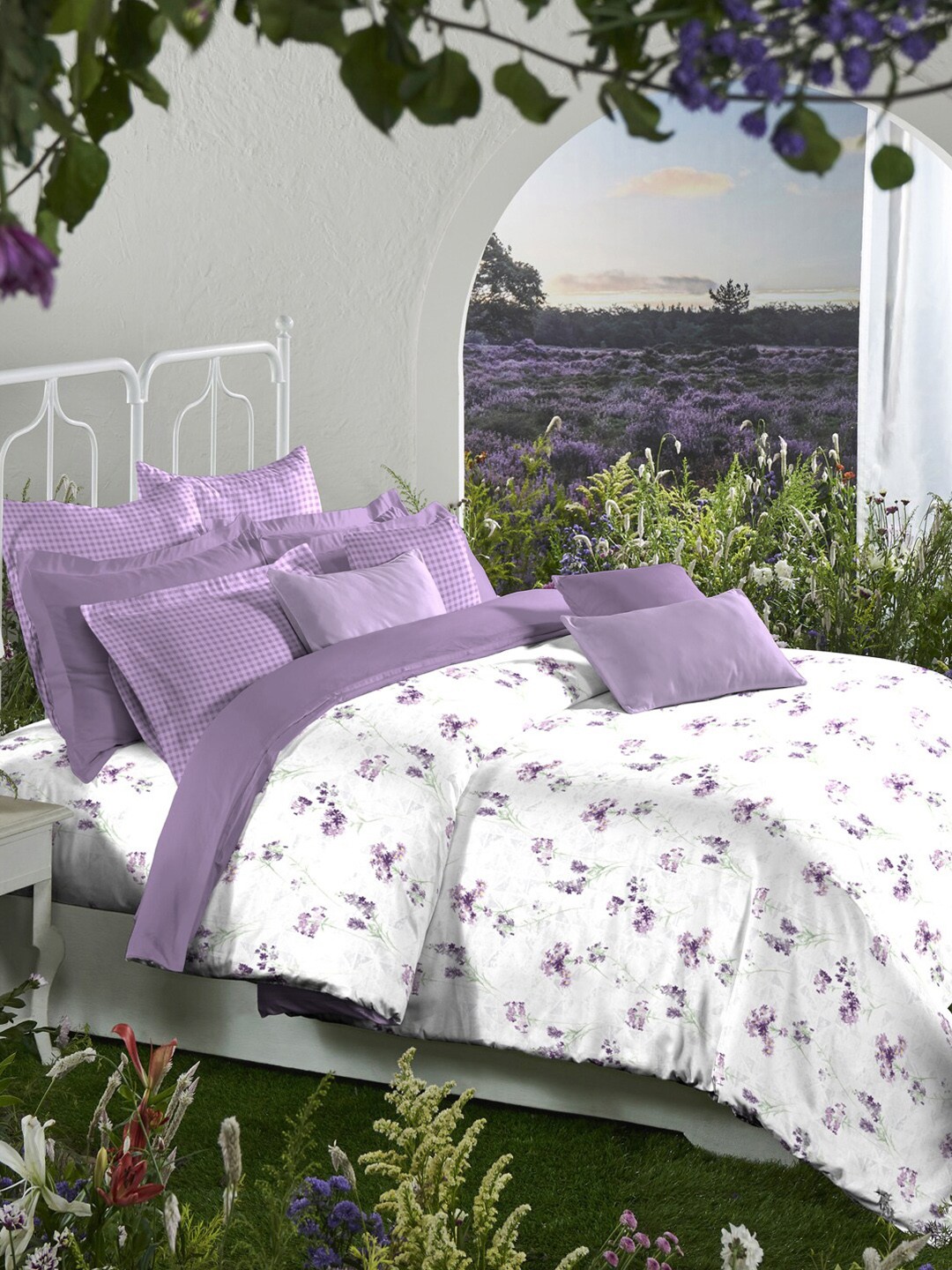 

MYTRIDENT Purple & White Floral Cotton 144 TC King Bedsheet with 2 Pillow Covers