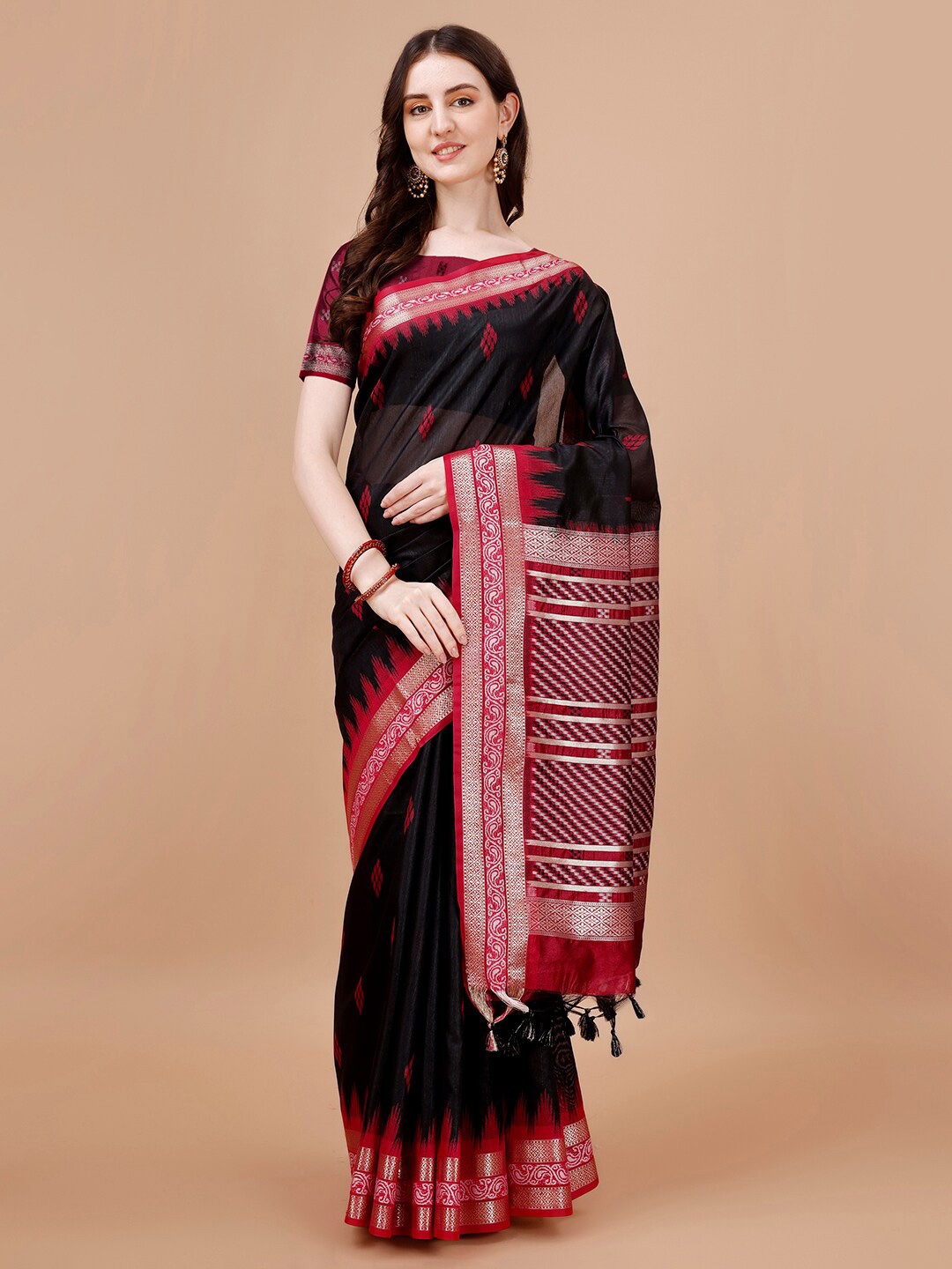 

MAGMINA Ethnic Motifs Woven Designed Zari Silk Cotton Banarasi Saree, Black