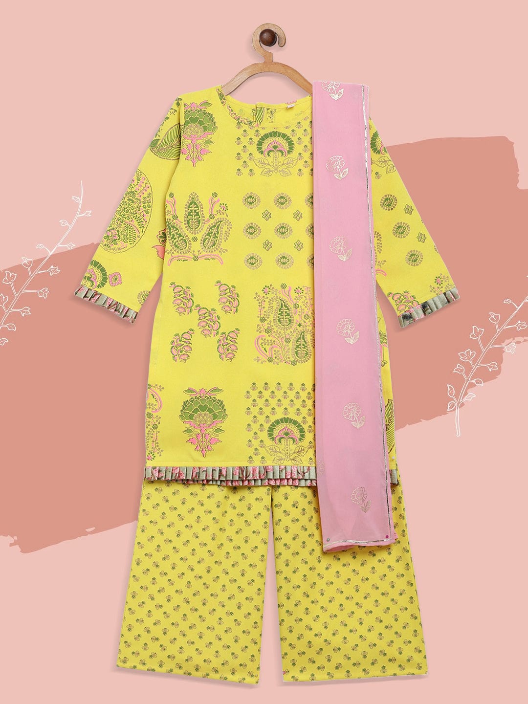

AHALYAA KIDS Girls Ethnic Motifs Printed Kurta & Palazzos With Dupatta, Yellow