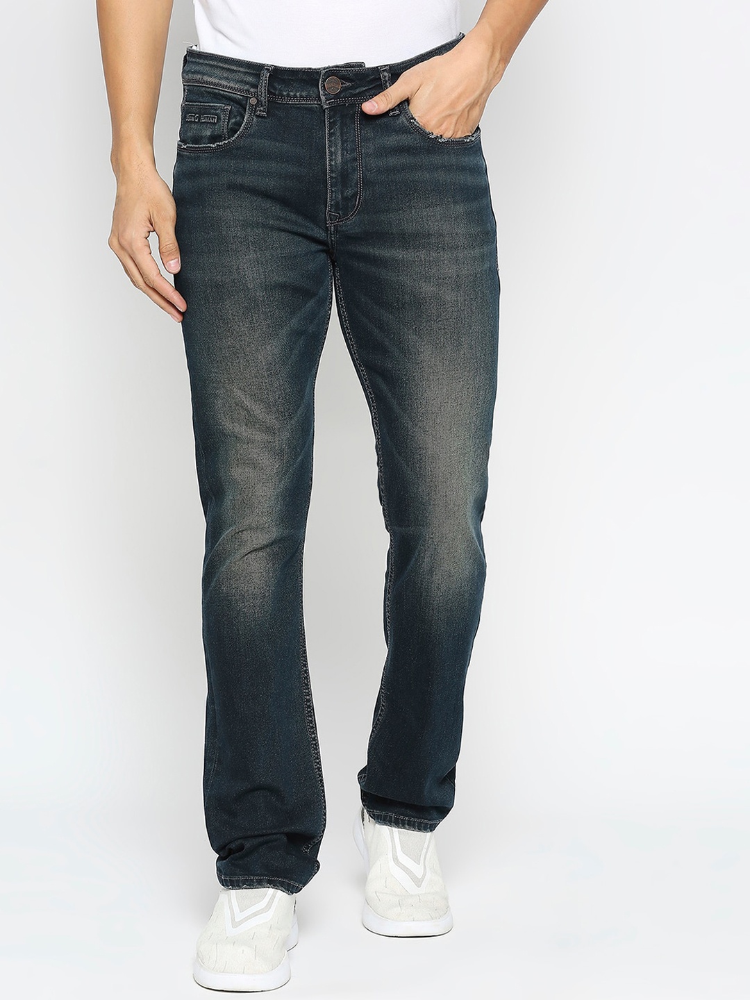 

Being Human Men Slim Fit Mid-Rise Heavy Fade Medium Shade Clean Look Jeans, Blue