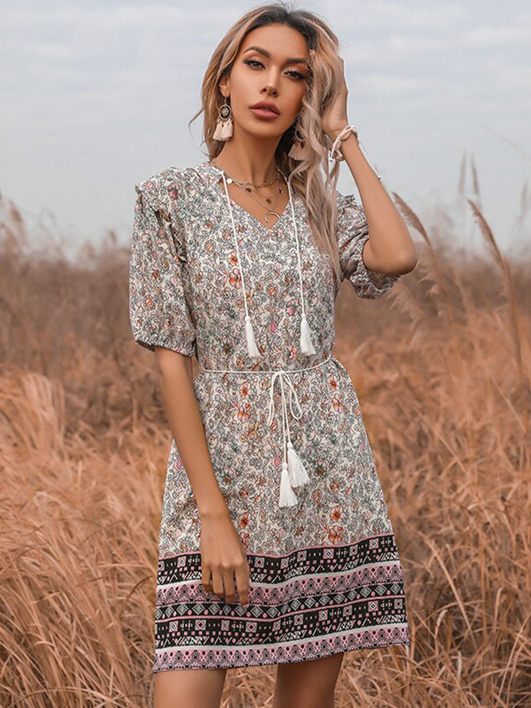 

StyleCast Off White Floral Printed Tie Up Neck A-Line Dress