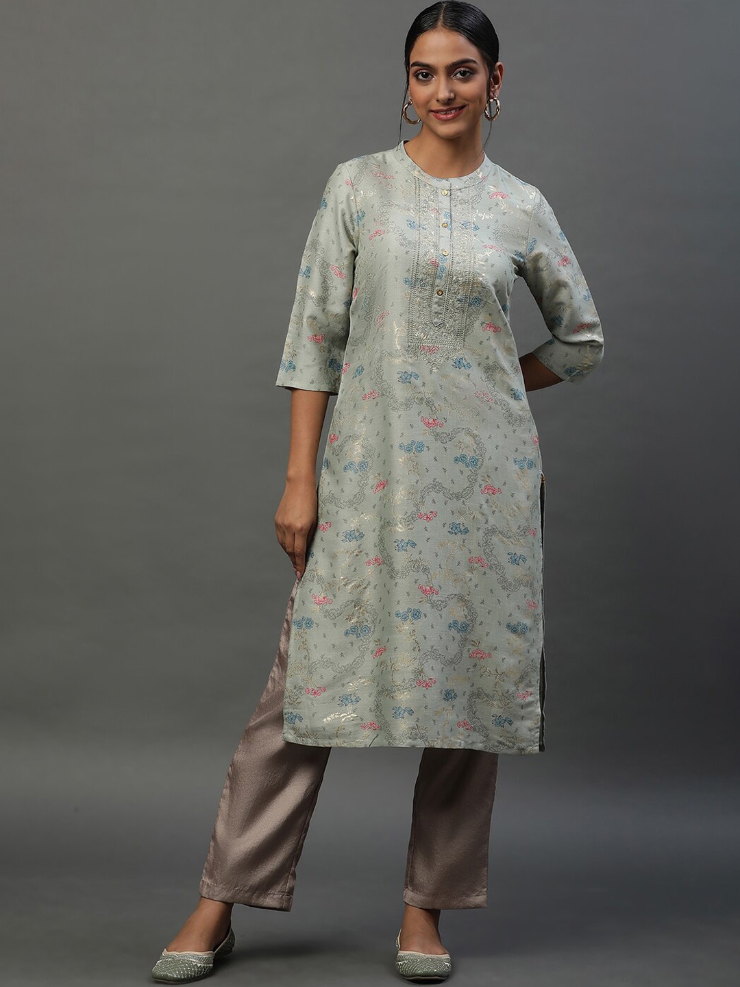 

AURELIA Floral Printed Thread Work Straight Kurta, Green