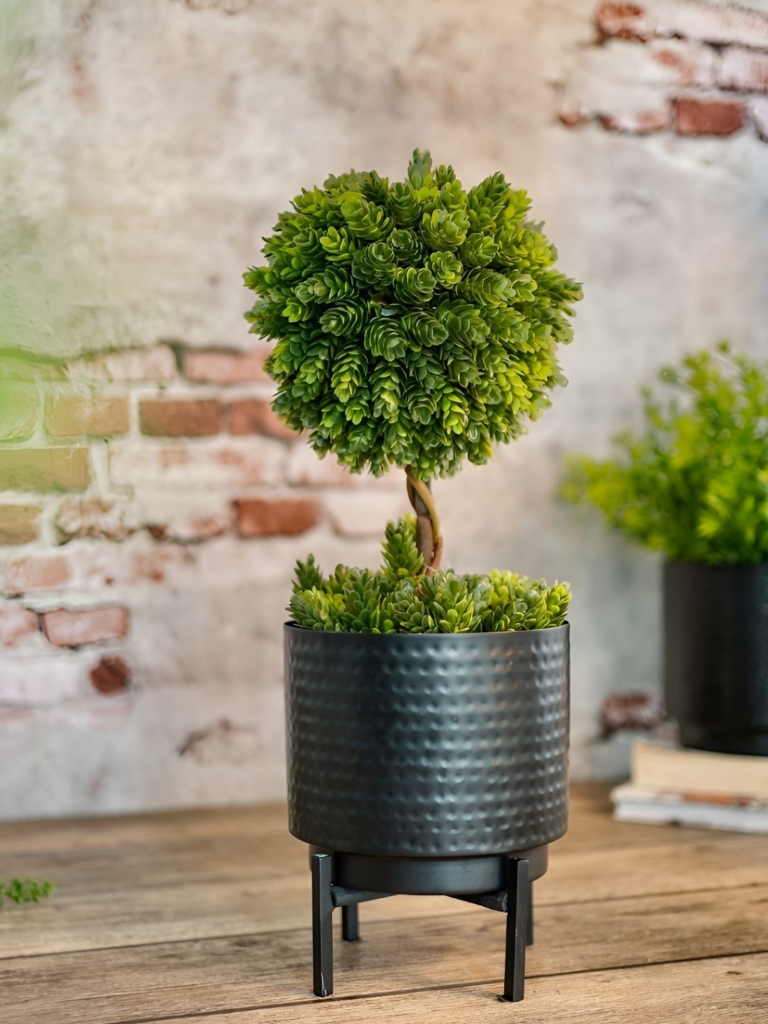

BEHOMA Black Hammered Metal Indoor Planter & Stand Without Plant