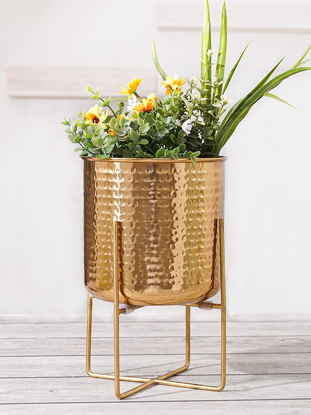 

BEHOMA Medium Golden Hammered Metal Planter With Stand, Gold