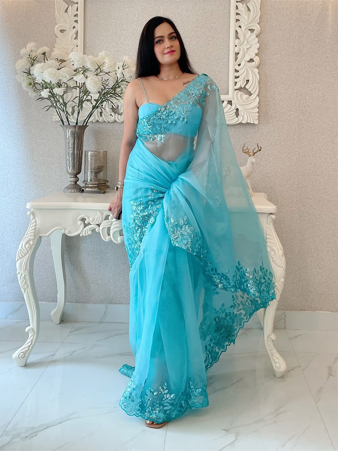 

Anouk Floral Embroidered Sequinned Saree, Blue