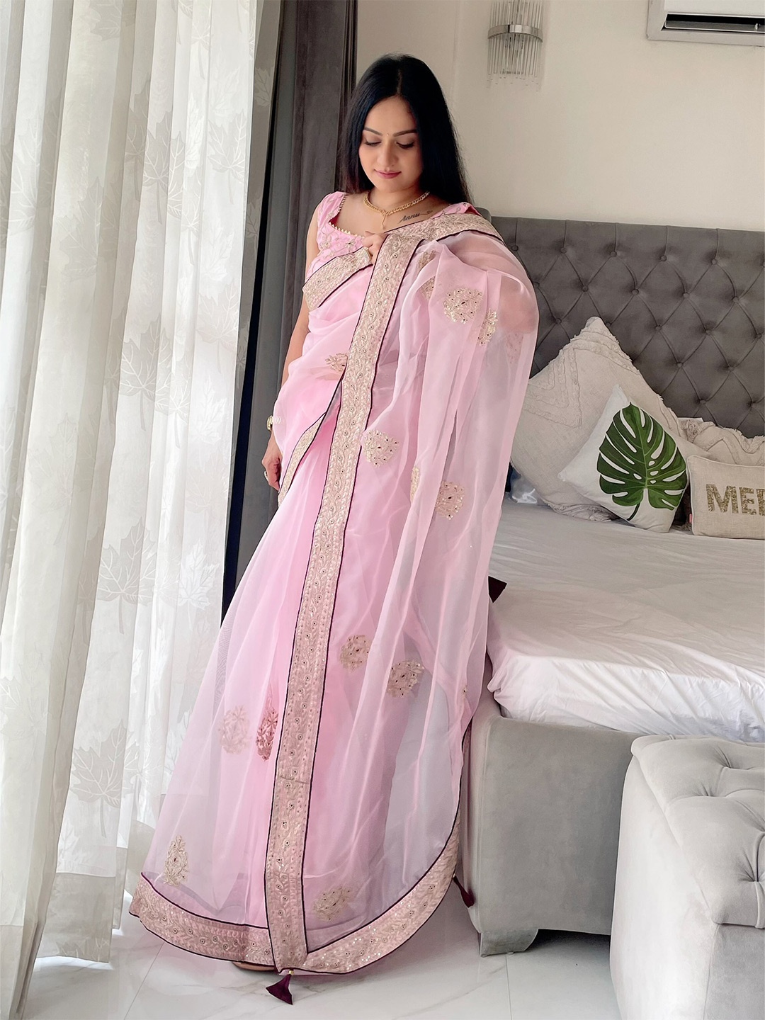 

Anouk Floral Embroidered Organza Saree, Pink