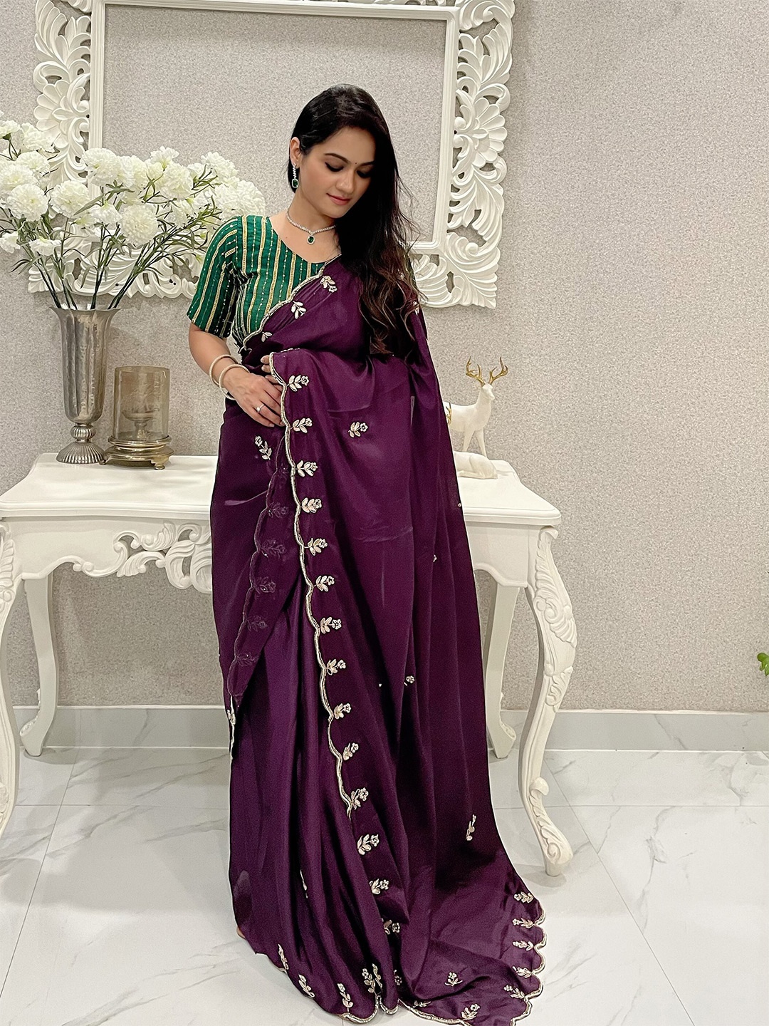 

Anouk Floral Embellished Saree, Burgundy