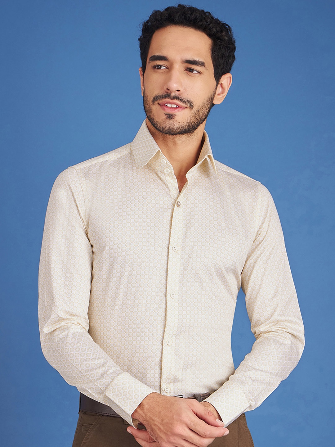 

LOUIS STITCH Comfort Opaque Micro Ditsy Spread Collar Cotton Semiformal Shirt, White