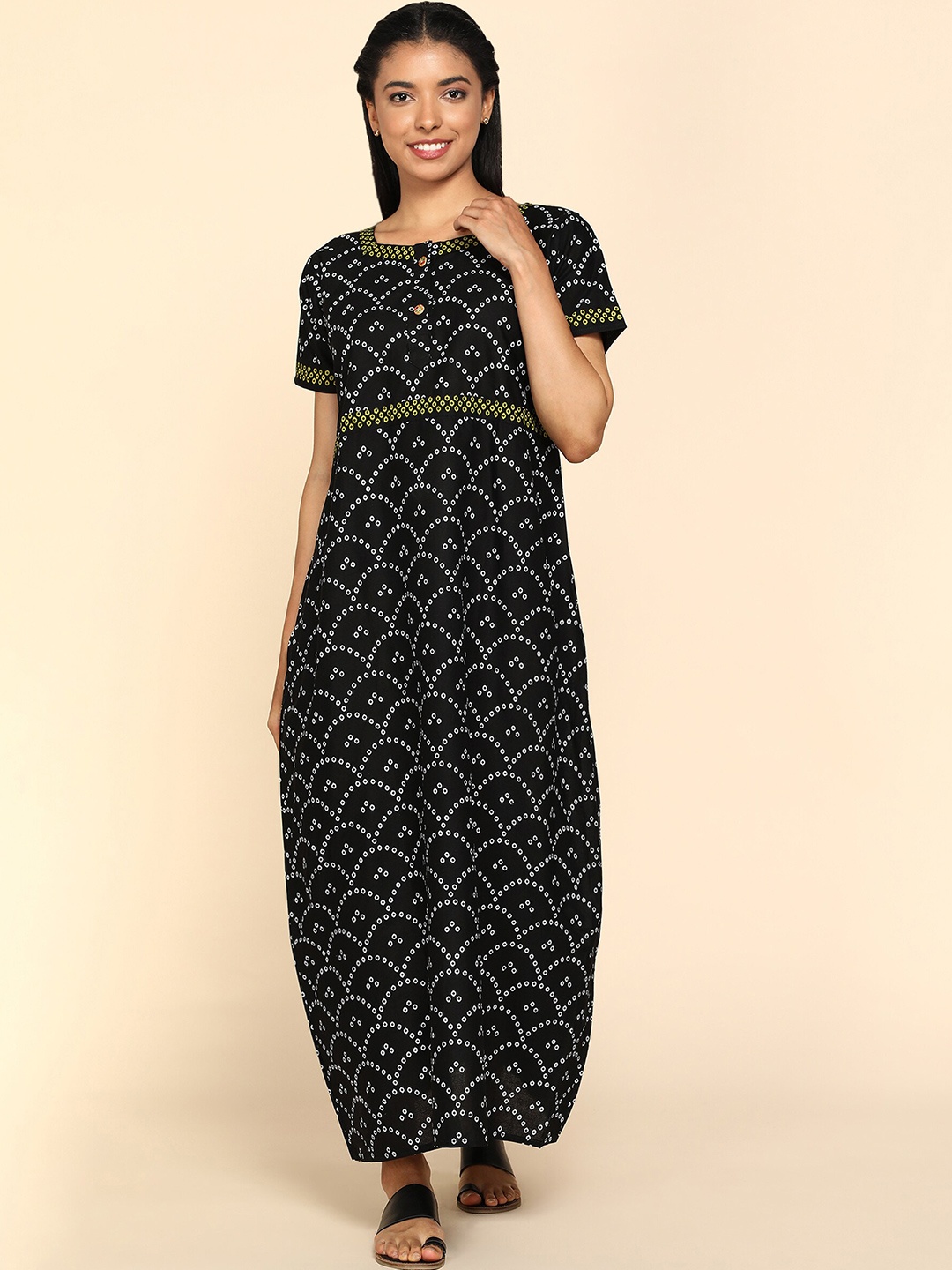 

Pranjul Black Printed Pure Cotton Maxi Nightdress