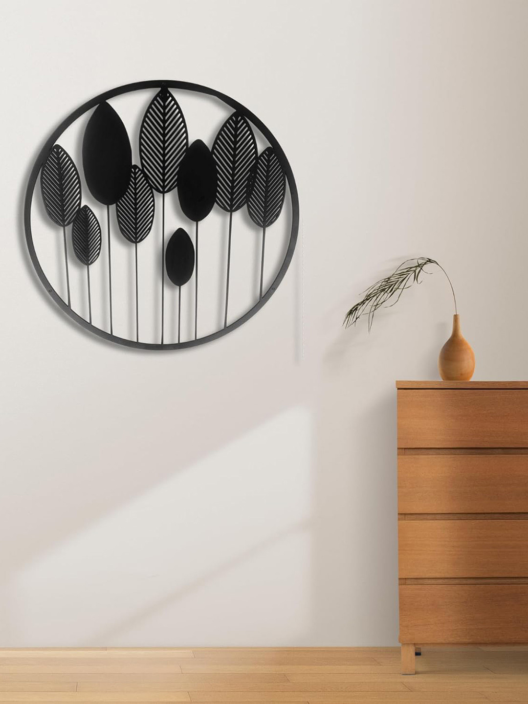 

7 Decore Black Leaf Circular Wooden Wall Decor