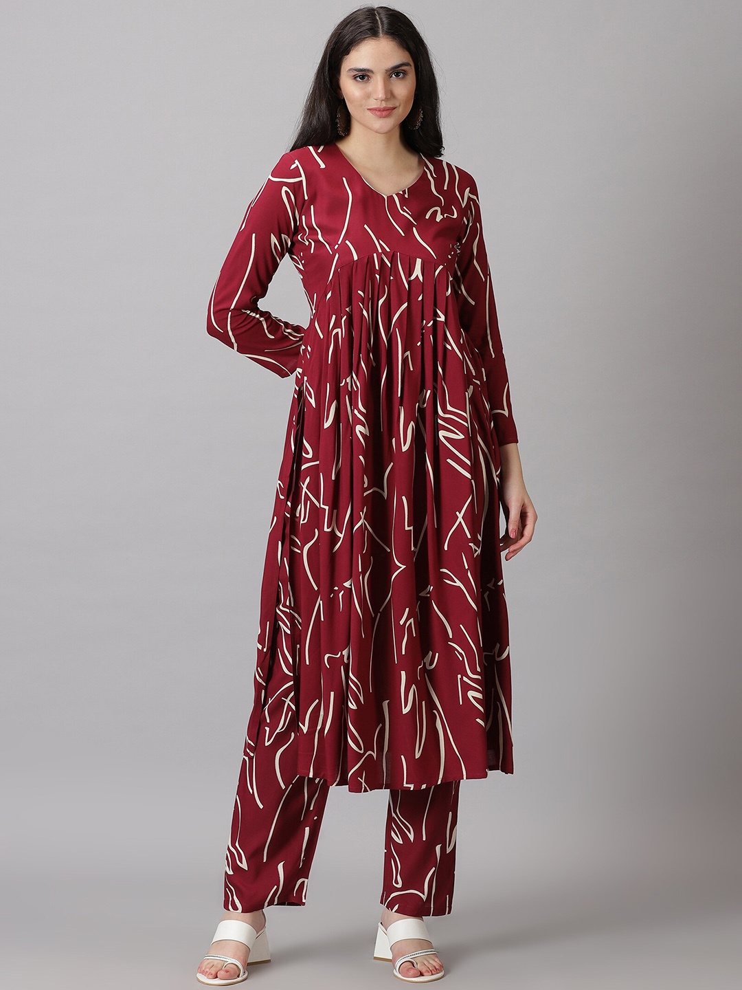 

KALINI Abstract Printed V-Neck Empire Kurta With Trousers, Maroon