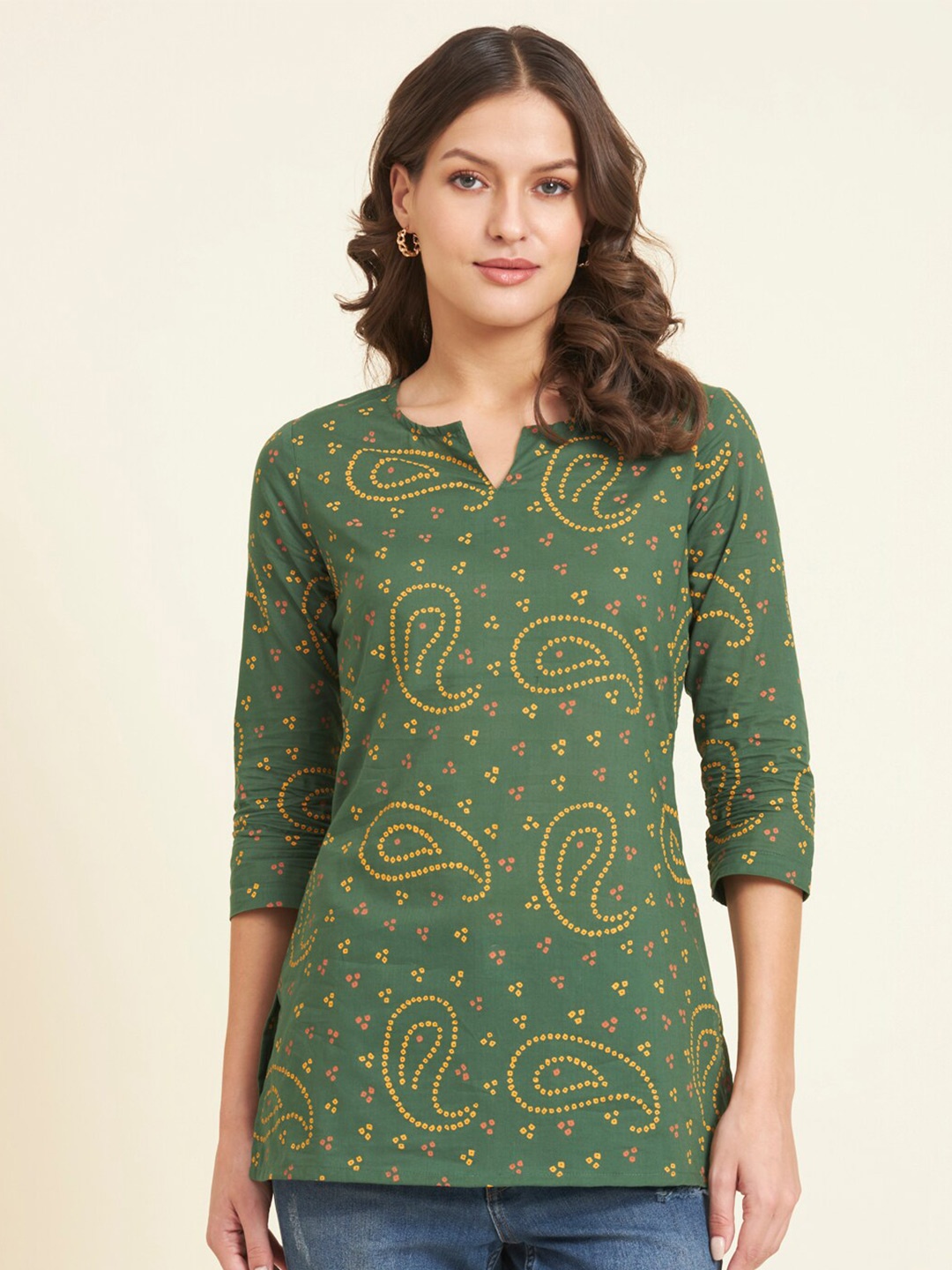 

HERE&NOW Green Paisley Printed Pure Cotton Straight Short Kurti
