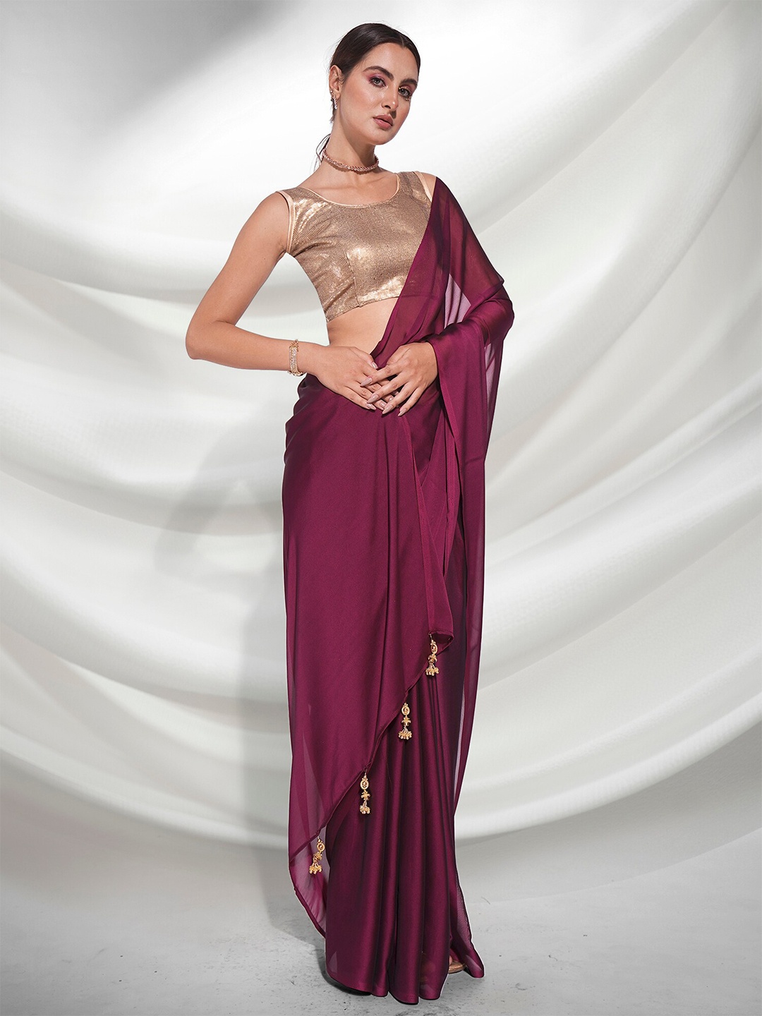 

Mitera Pure Georgette Saree, Magenta