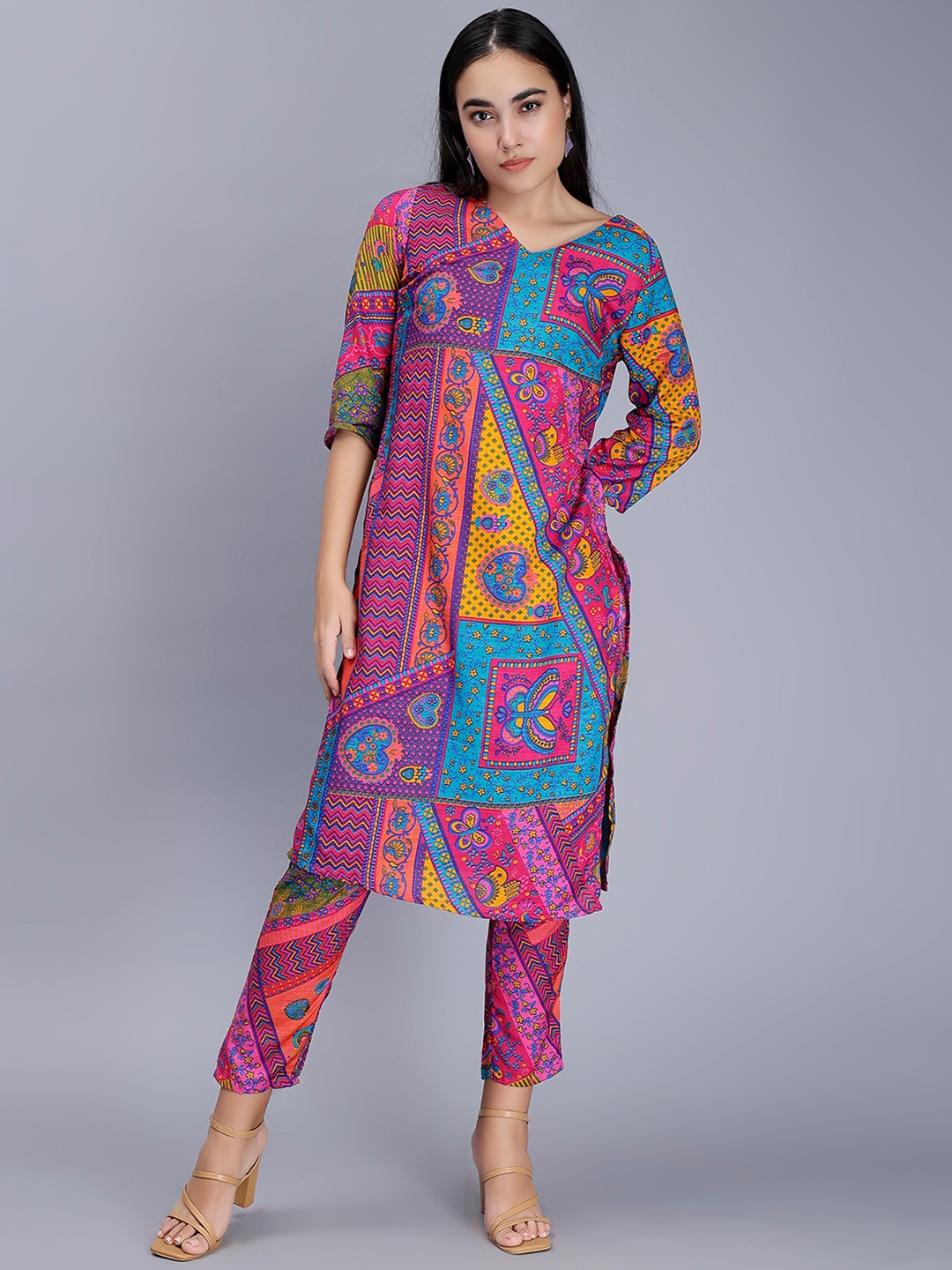 

soan Ethnic Motifs Printed V-Neck Straight Kurta With Trousers, Pink