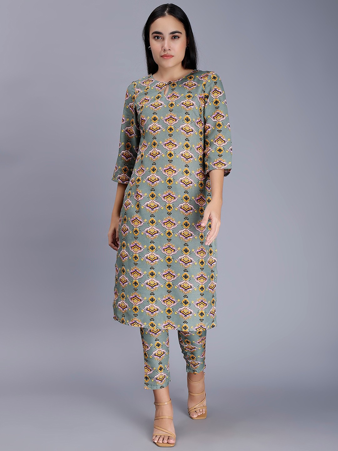 

soan Ethnic Motifs Printed Keyhole Neck Kurta With Trousers, Grey