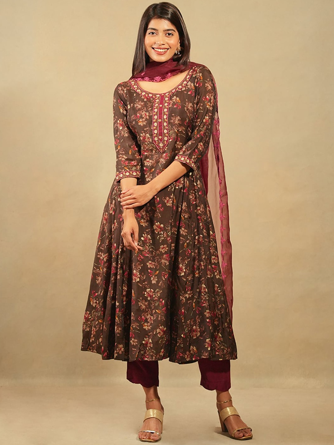 

Maybell Floral Printed Thread Work Kurta With Trousers & Dupatta, Brown