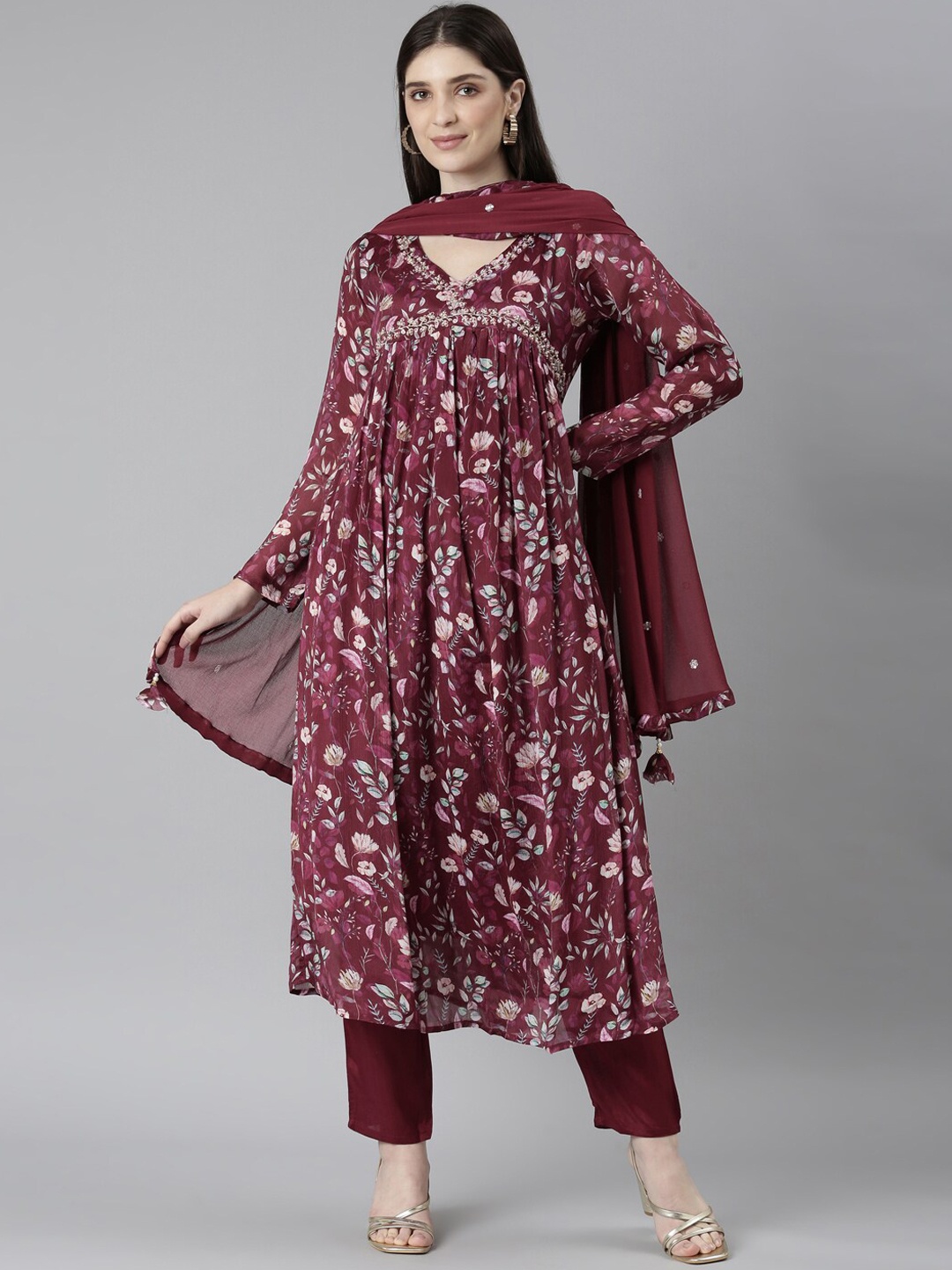 

Neerus Floral Printed Regular Thread Work Kurta with Trousers & Dupatta, Maroon