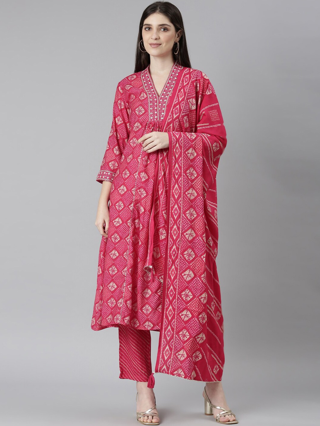 

Neerus Ethnic Motifs Printed V-Neck Thread Work A-Line Kurta & Trousers With Dupatta, Pink