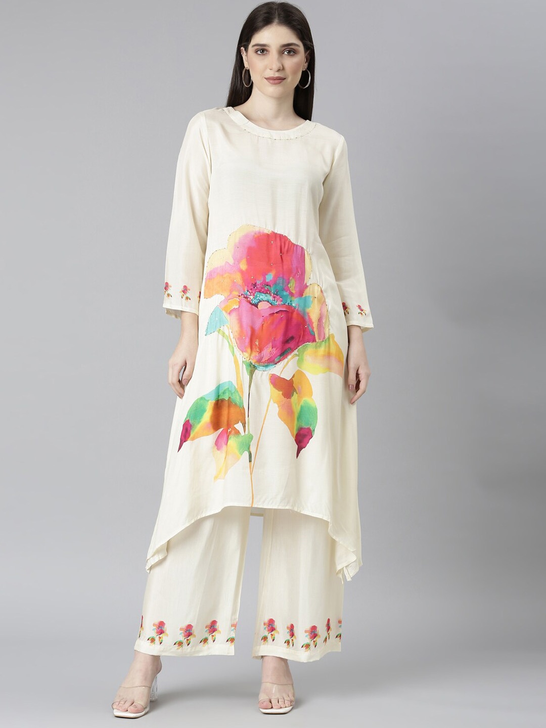 

Neerus Floral Printed Regular Kurta With Palazzos, Cream