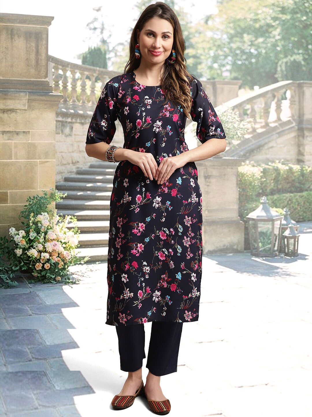 

arangya Floral Printed Kurta with Trousers, Navy blue