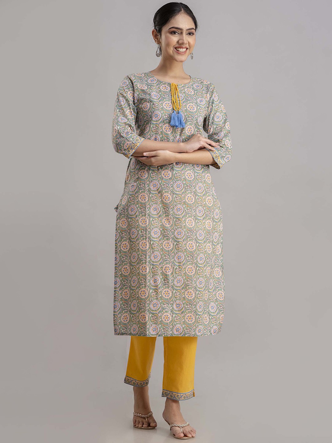 

INDIAN KNOTS Floral Printed Tie Up Neck Pure Cotton Kurta With Trousers, Green