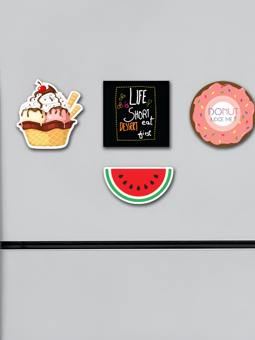 

ARTBUG Black & Red 4 Pieces Printed Fridge Magnets