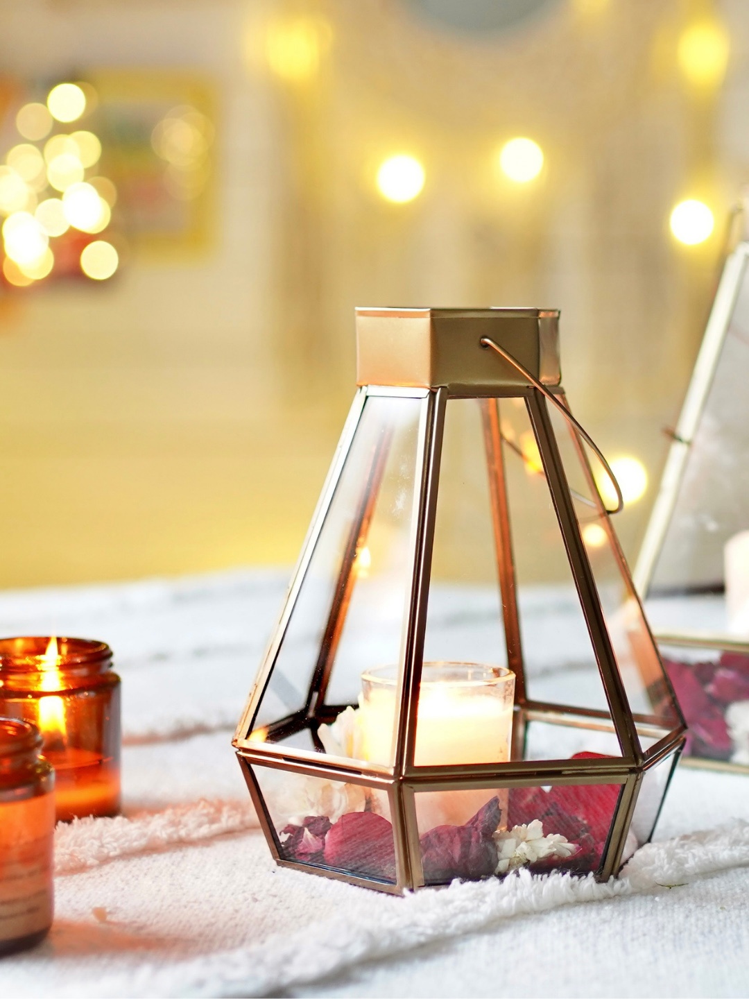 

BEHOMA Brass-Toned Lantern Table Lamp, Gold