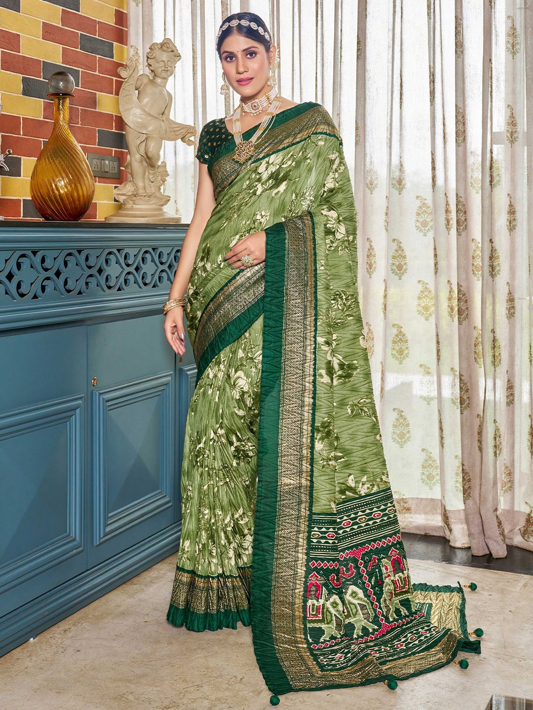 

Mitera Floral Printed Saree, Green