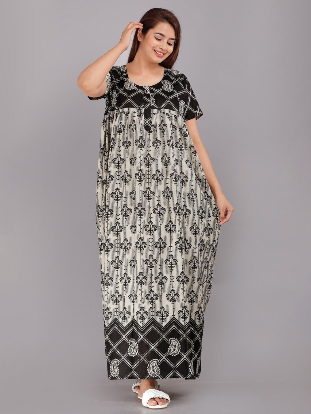 

JVSP FASHION Ethnic Motifs Printed Round Neck Maxi Nightdress, Black