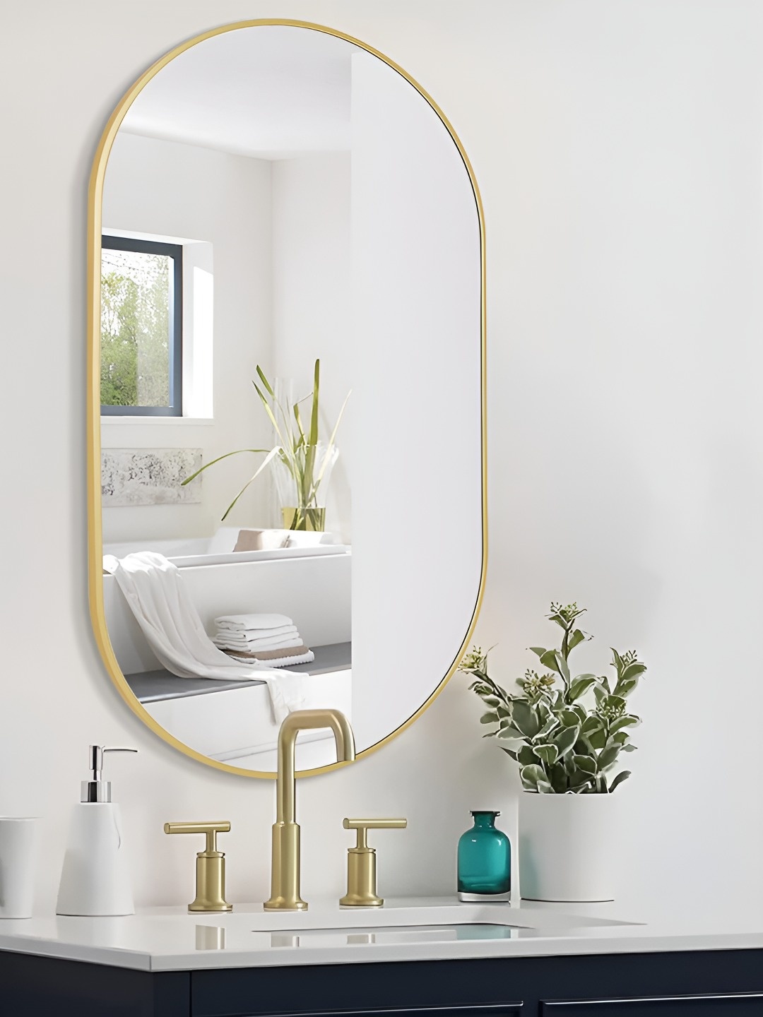 

CasaGold Gold Toned Oblong Metal Wall Mirror