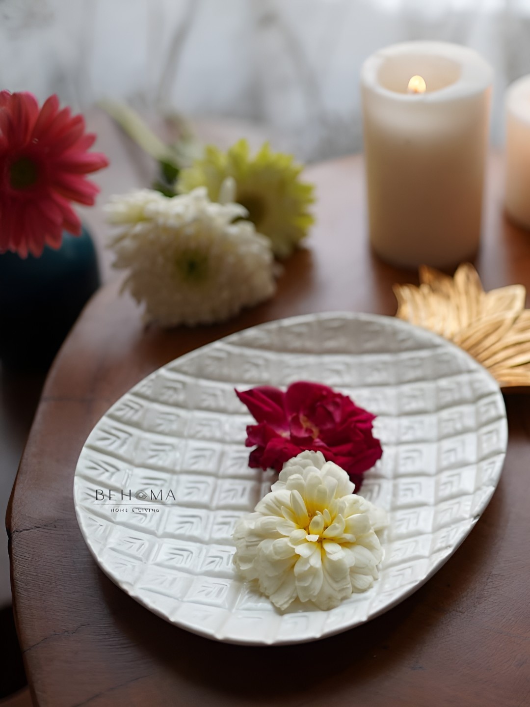 

BEHOMA White Pineapple Shaped Tray
