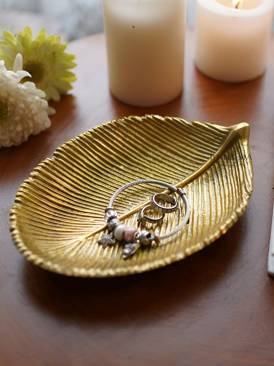 

BEHOMA Golden Leaf Textured Shaped Small Aluminum Decorative Tray, Gold