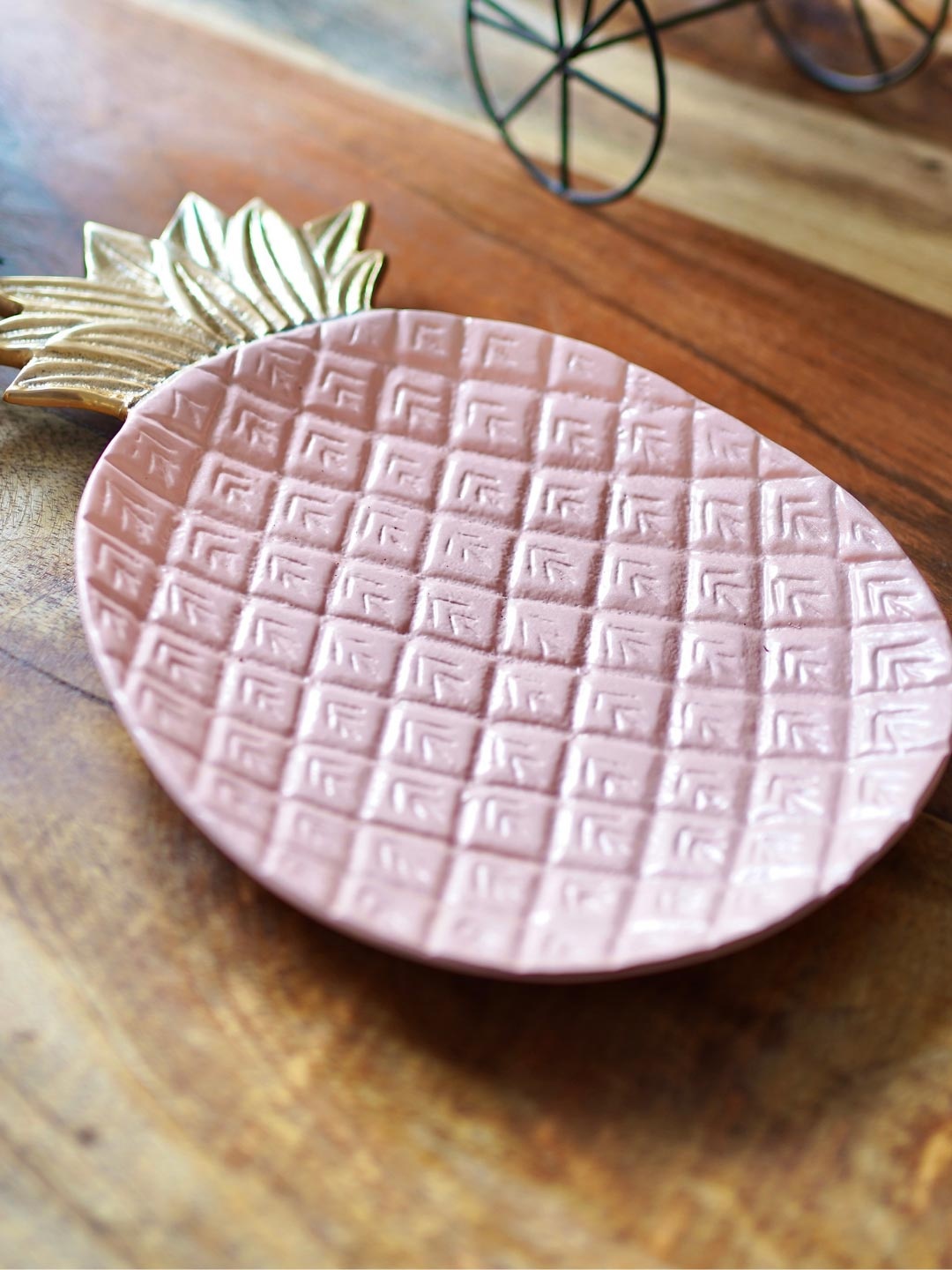 

BEHOMA Pink & Gold Toned Textured Pineapple Shape Ceramic Tray
