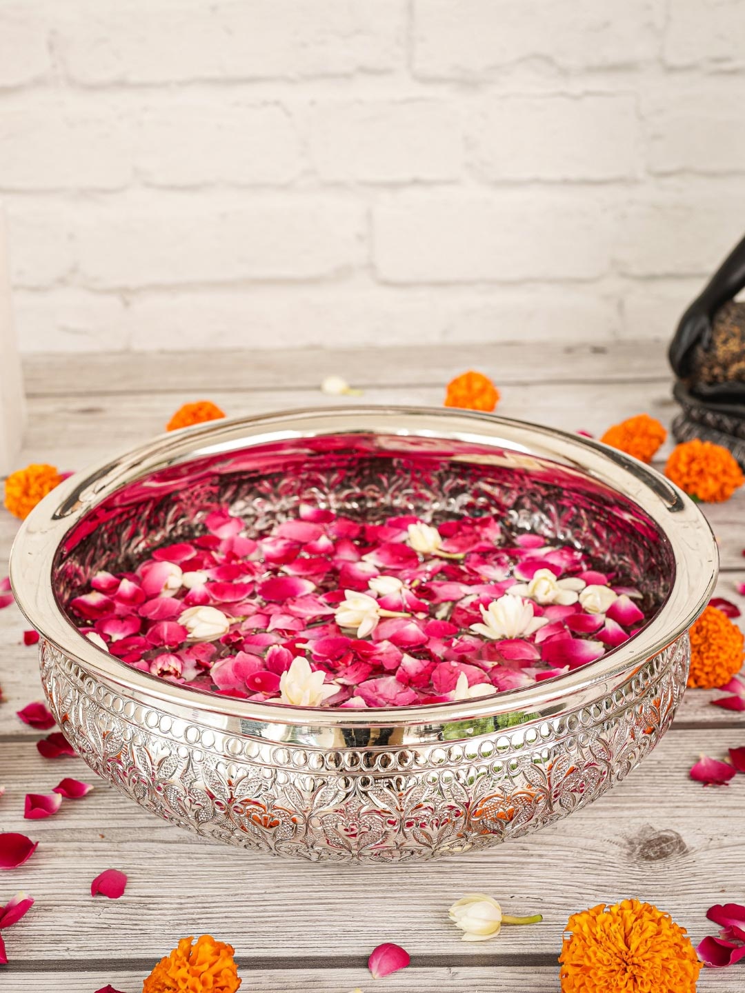 

BEHOMA Silver Toned Textured Aluminium Decorative Bowl
