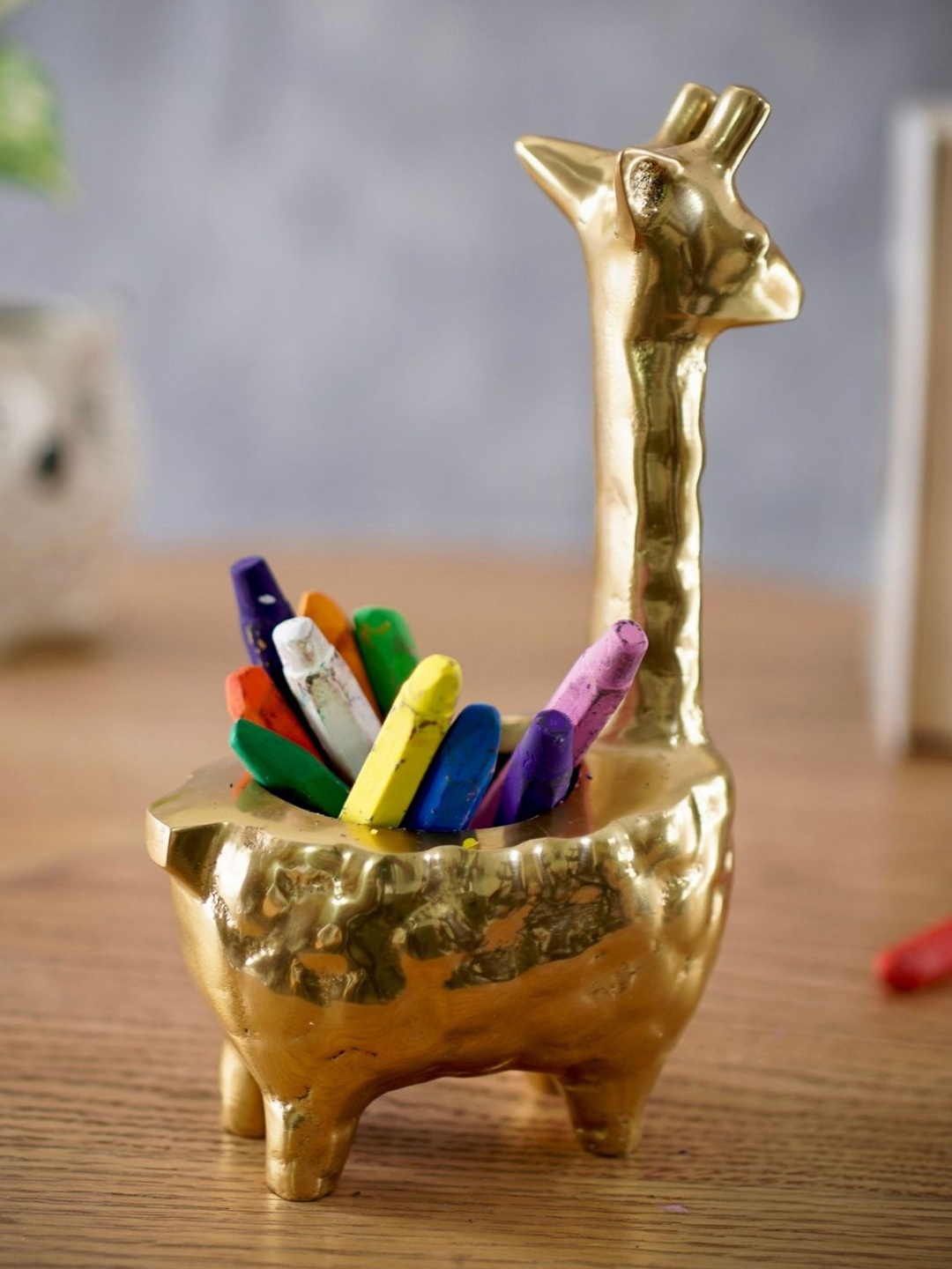 

BEHOMA Gold toned Aluminium Medium Giraffe Showpiece