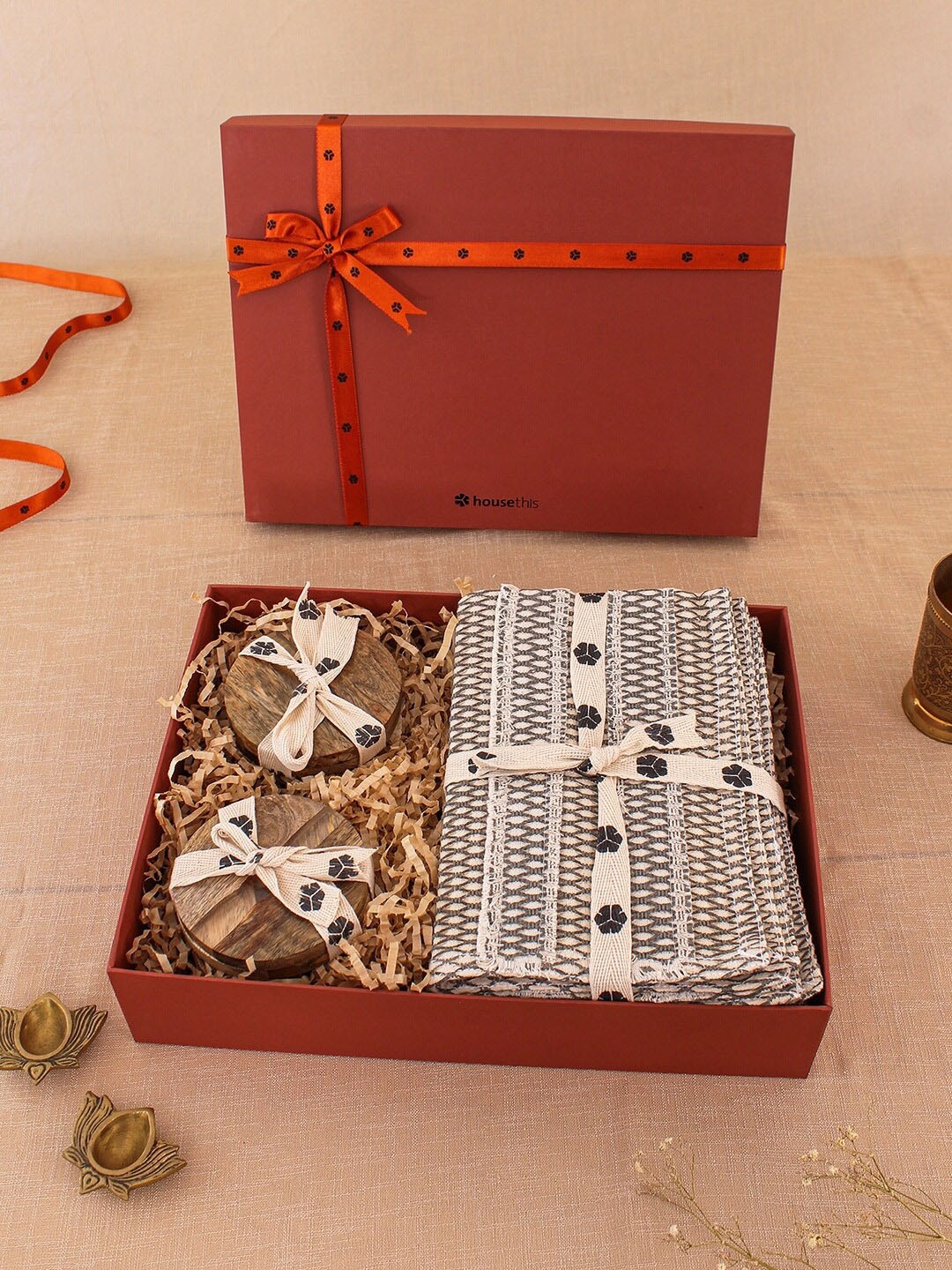 

House This Beige Majuli 8 Pcs Beige Coaster & Placemat Gift Box
