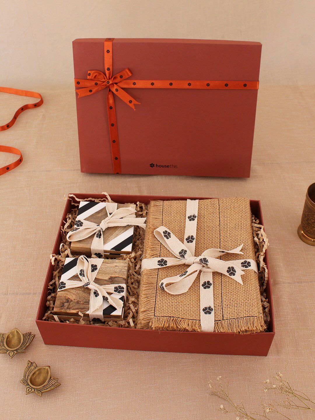 

House This Netrani Brown 8 Pcs Brown Coaster & Placemats Gift Box