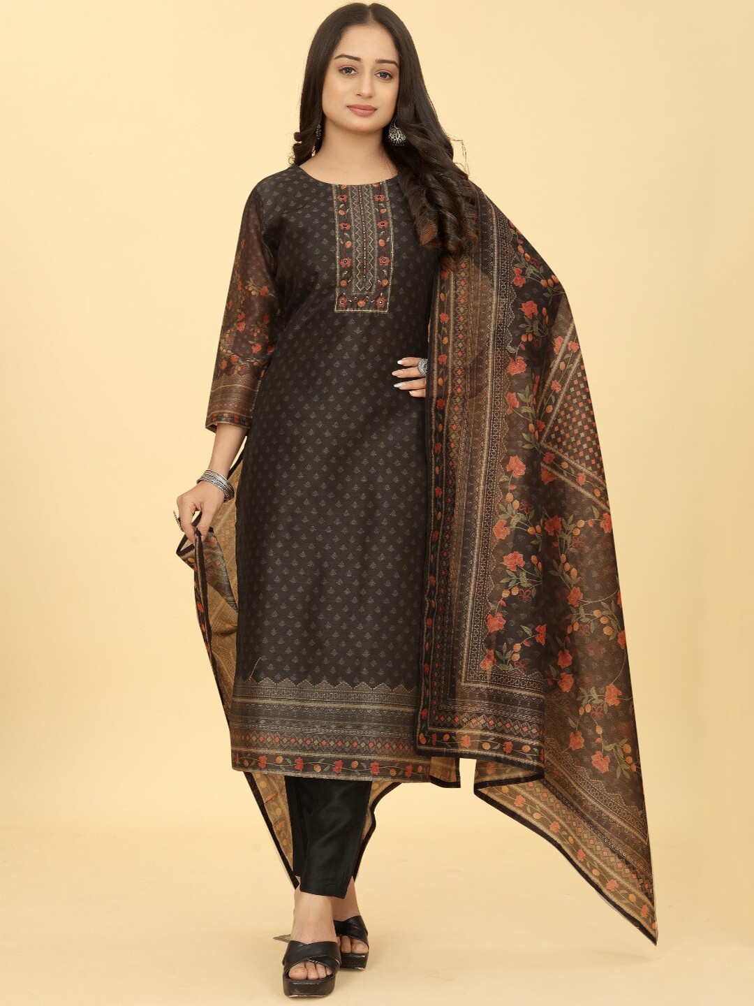 

PEPPERYLOOK Ethnic Motif Printed Thread Work Chanderi Silk Kurta With Trousers And Dupatta, Black