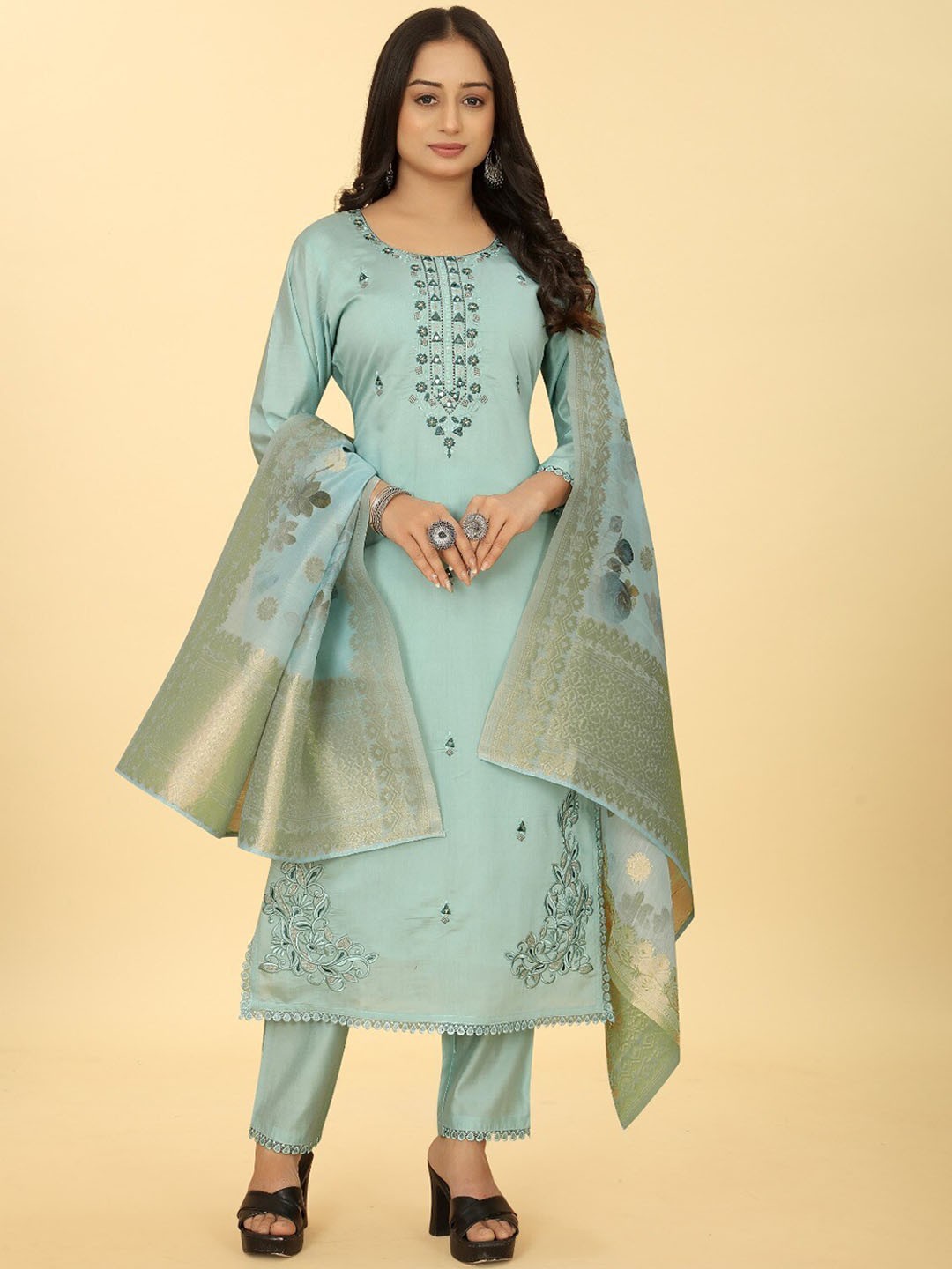 

PEPPERYLOOK Women Blue Regular Pure Silk Kurta & Trouser With Dupatta