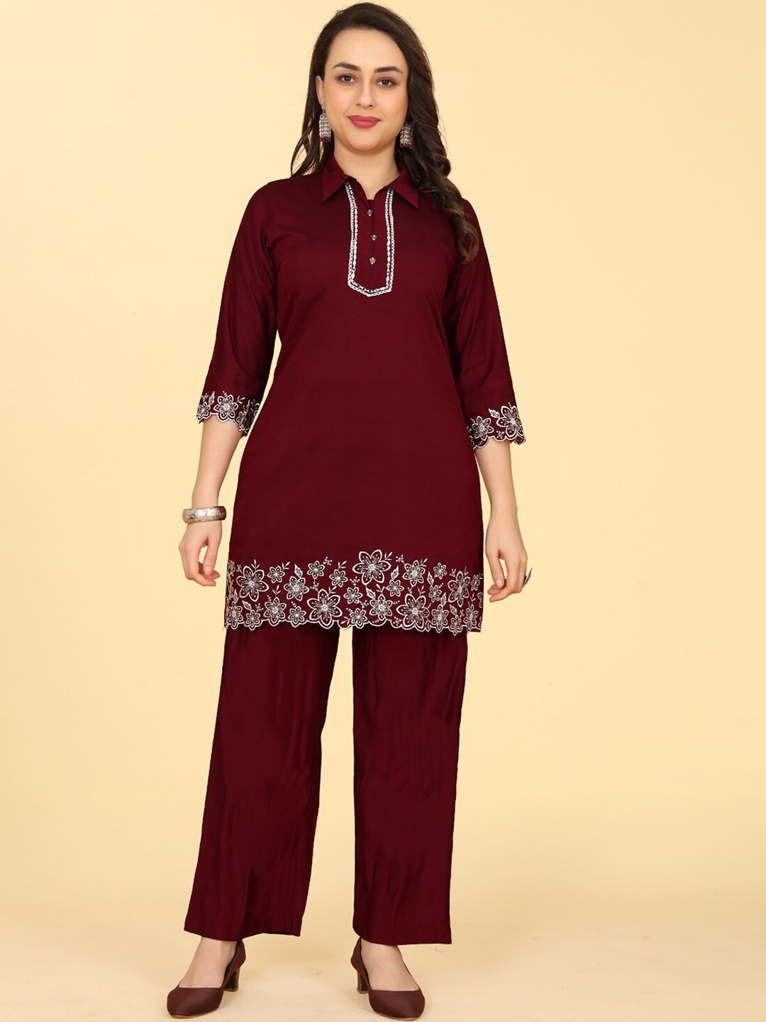 

PEPPERYLOOK Floral Embroidered Pure Silk Kurta & Trouser, Maroon