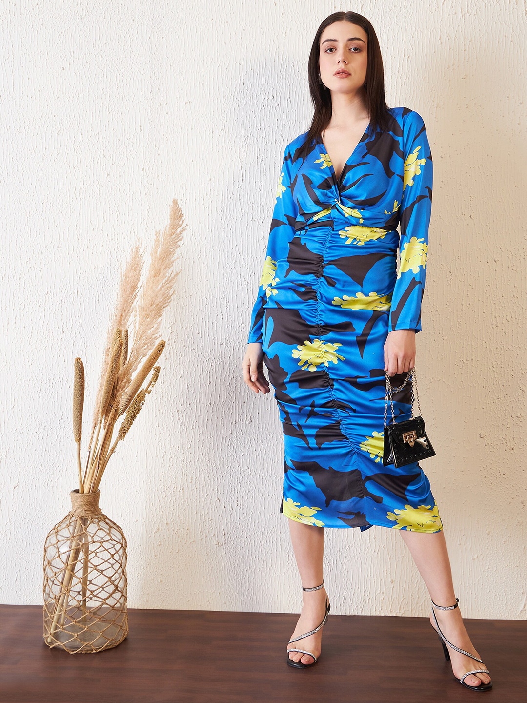 

Antheaa Blue Floral Printed V-Neck Bodycon Dress