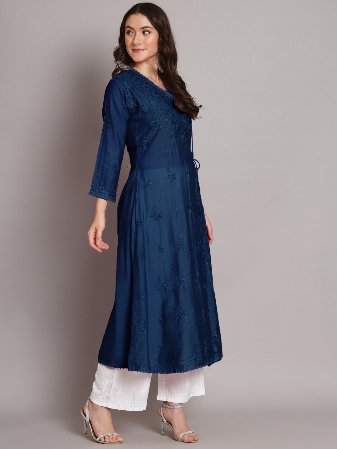 

PARAMOUNT CHIKAN Floral Embroidered Chikankari Angrakha Chanderi Cotton Kurta, Navy blue