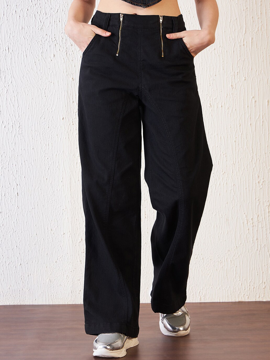 

Antheaa Women Black Comfort Relaxed Fit High-Rise Clean Look Stretchable Jeans