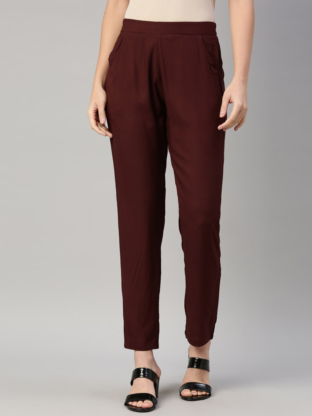 

GOLDSTROMS Women Mid-Rise Slim Fit Trousers, Coffee brown