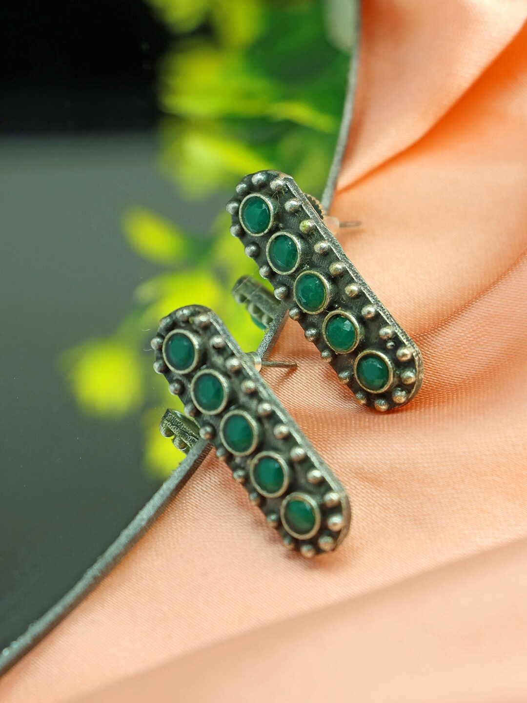 

Ozanoo Silver-Plated Studs Earrings, Green