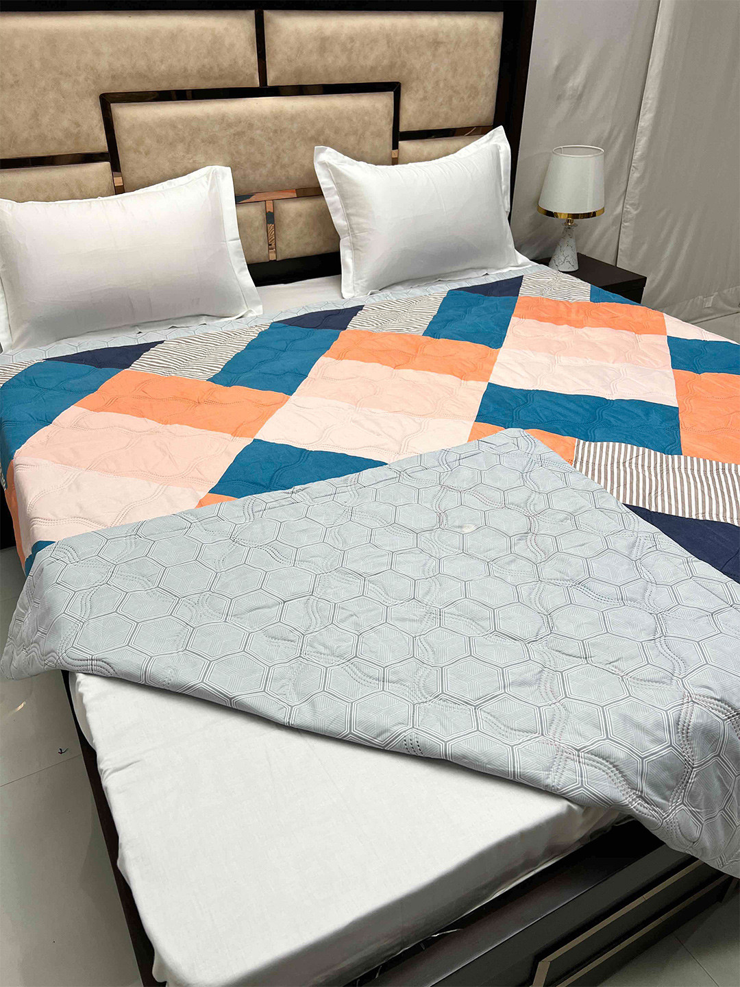 

Pure Decor Grey & Orange Geometric Reversible AC Room 300 GSM Double Bed Comforter