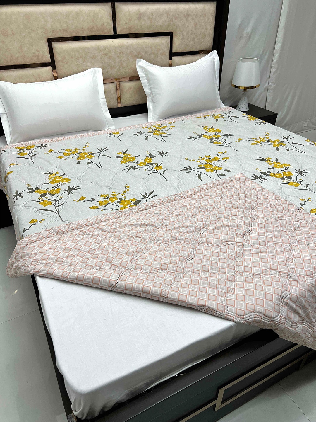 

Pure Decor Doze Grey & Yellow Floral AC Room 300 GSM Reversible King Double Bed Comforter