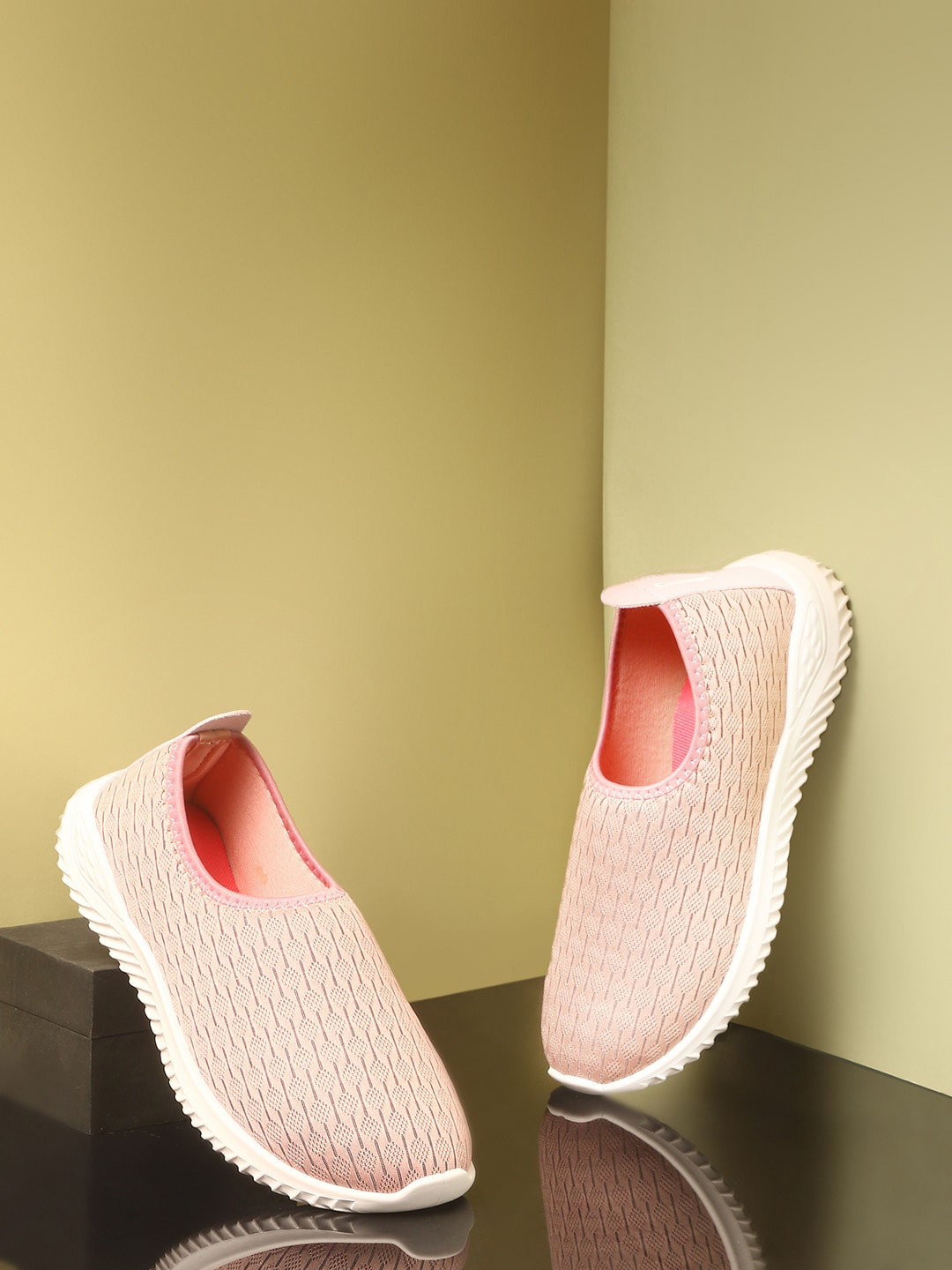 

Champs Women KHUSHI Textured Mesh Lightweight Slip-On Sneakers, Peach