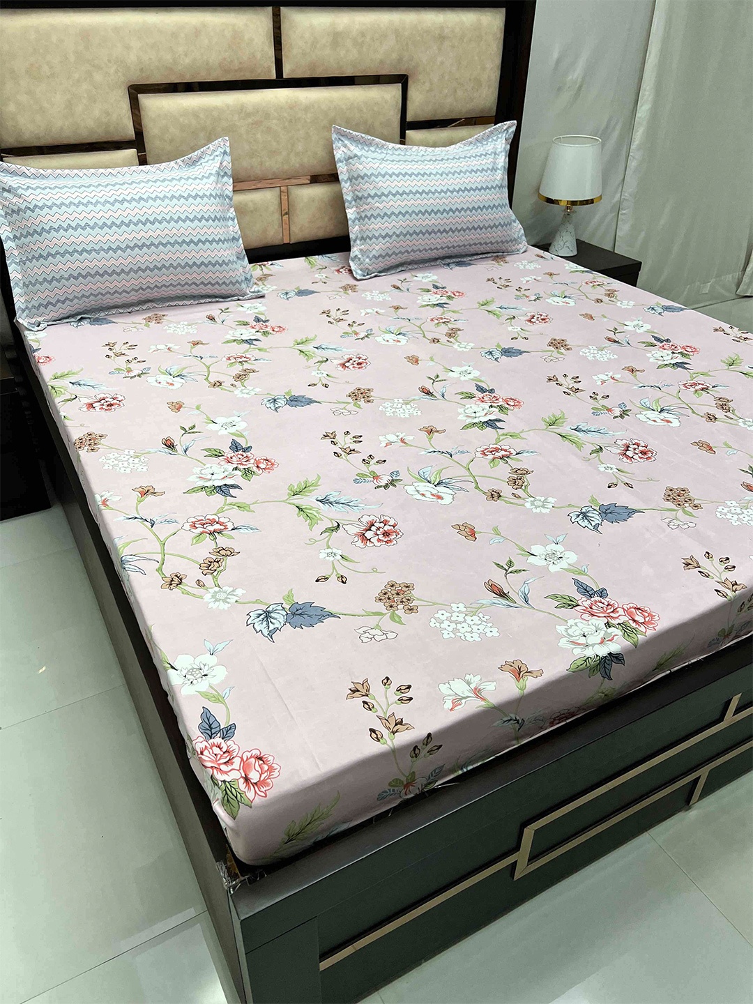

Pure Decor Manor Pink & Green Floral 180 TC King Fitted Bedsheet With 2 Pillow Covers