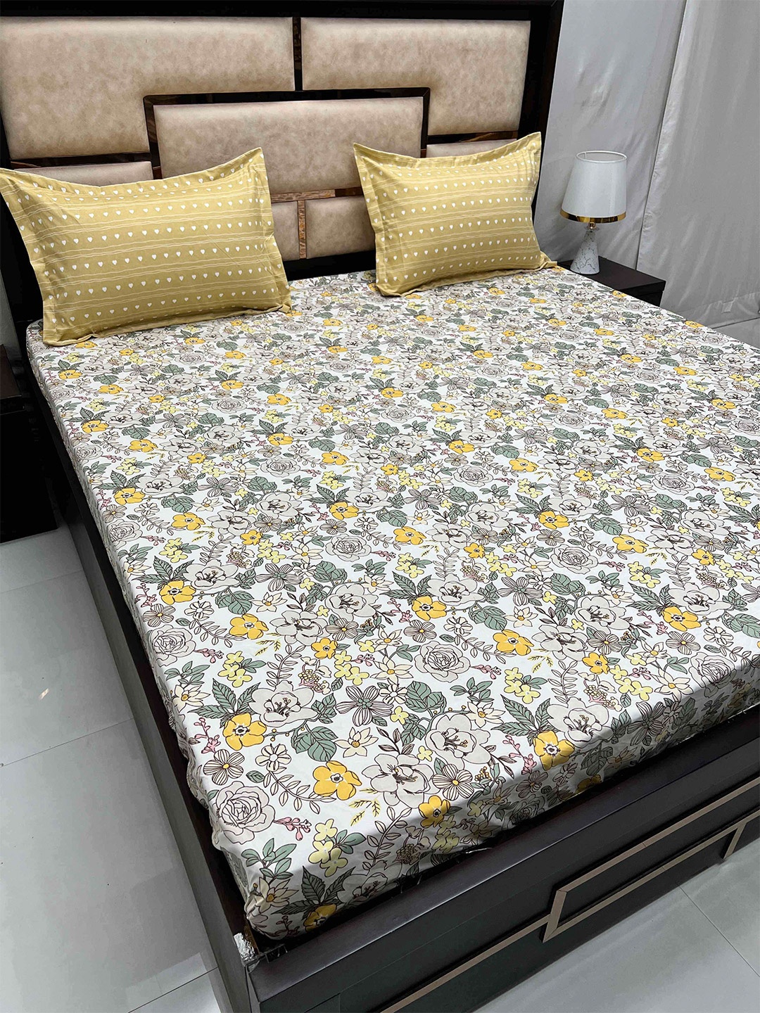 

Pure Decor Manor White & Yellow Floral 180 TC King Fitted Bedsheet With 2 Pillow Covers